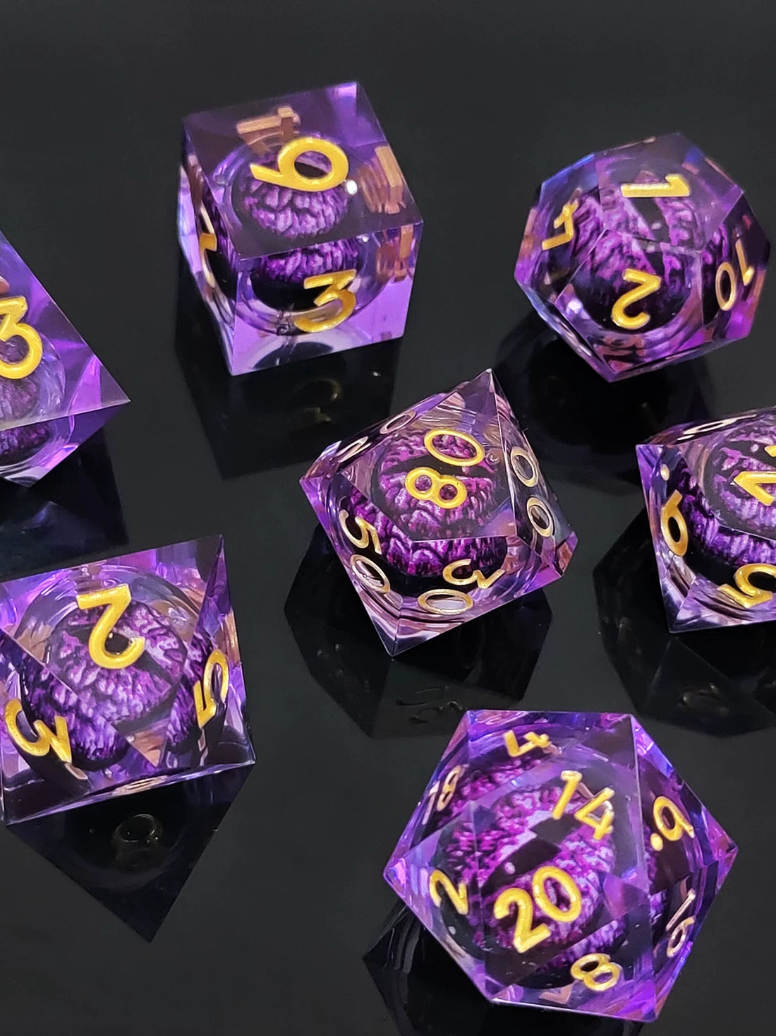 Floating Dragon Eye Polyhedral Dice Set Liquid Core RPG Dice for DND COC Tabletop Games