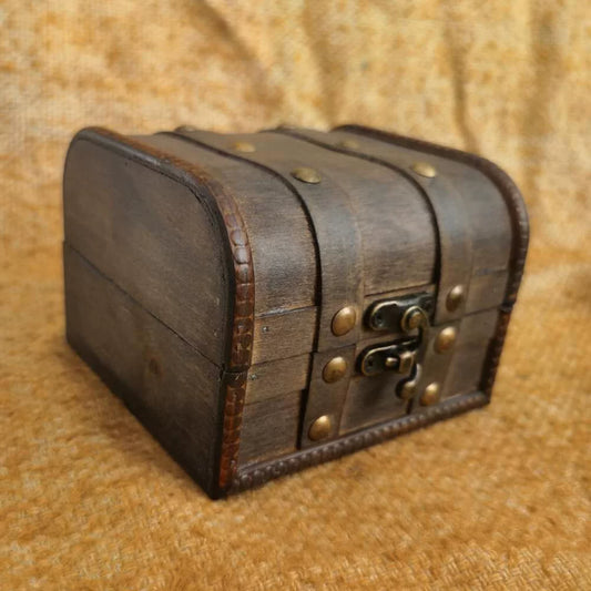 Vintage Wooden Dice Box TRPG Tabletop RPG Polyhedral Dice Storage Case Retro Treasure Chest Box for Board Games