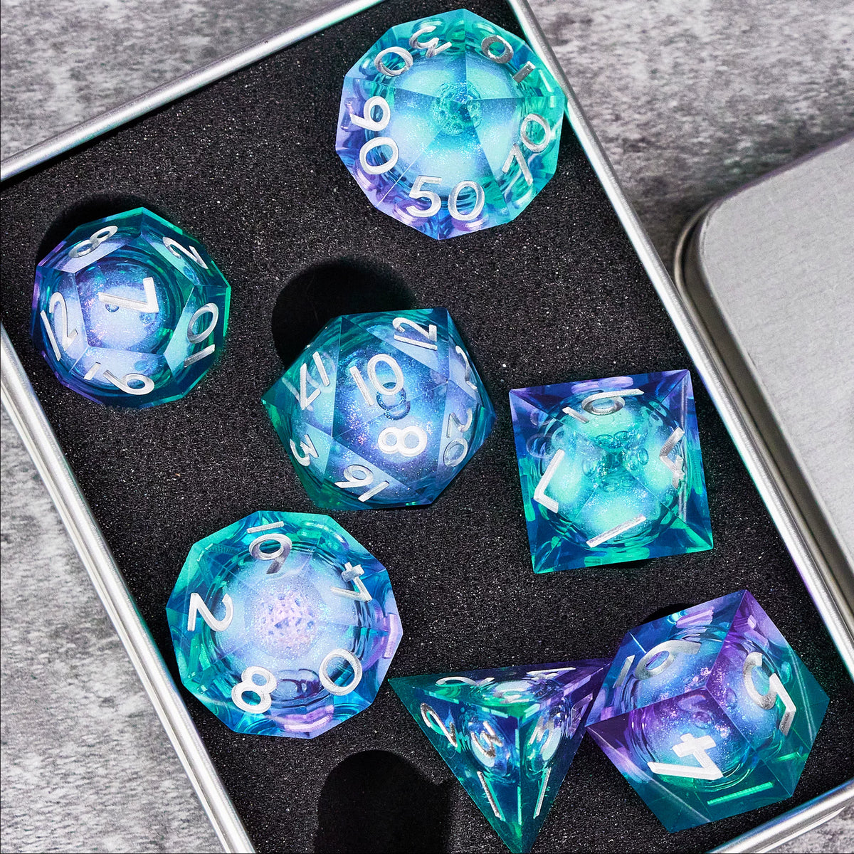 Liquid Core Starry Quicksand DND Polyhedral Dice Set, D20 RPG Tabletop Gaming Dice with Metal Tin and Velvet Pouch