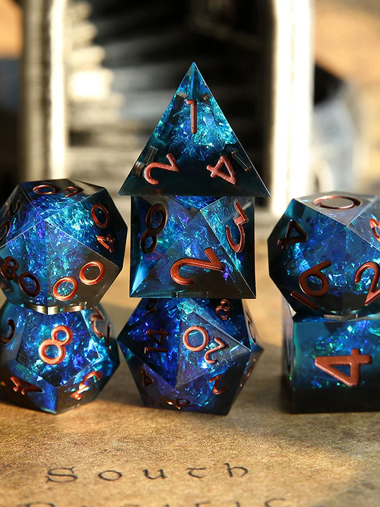 Liquid Core Resin Polyhedral Dice Set, 7-Piece DND D20 Moving Quicksand Dice for Tabletop RPG