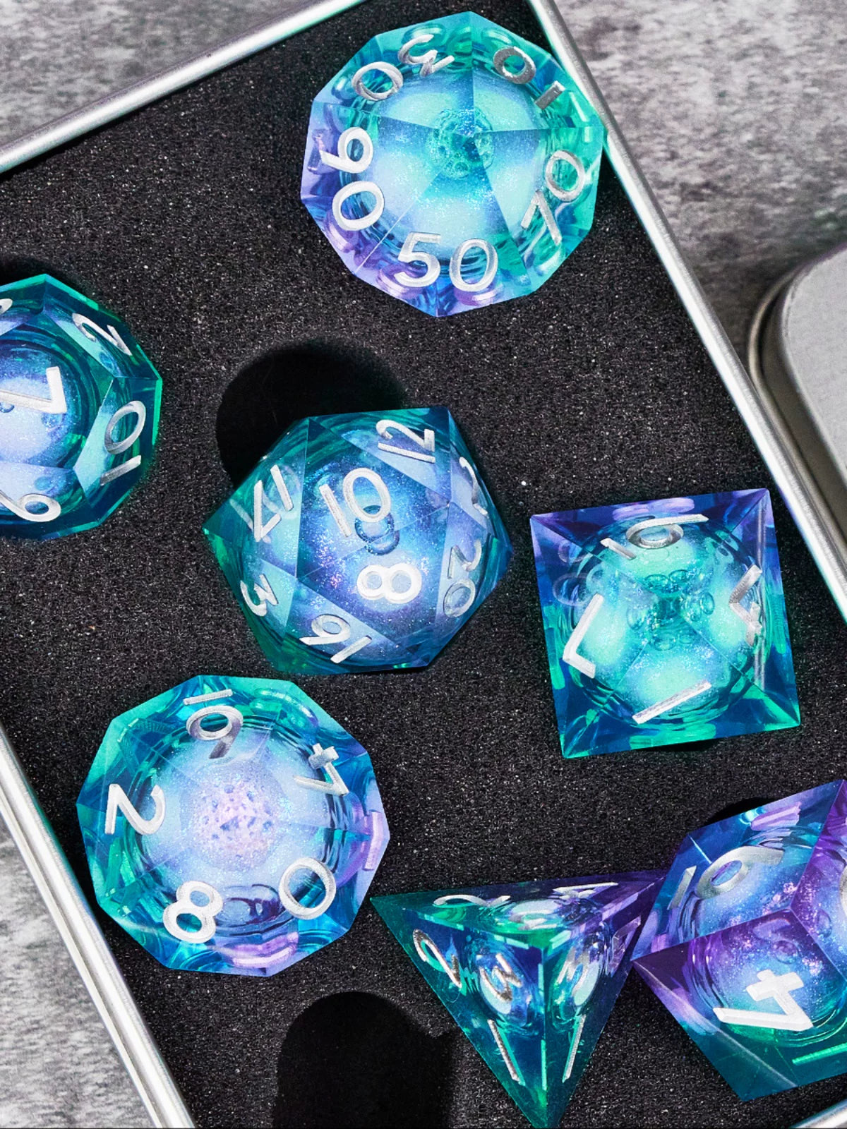 Liquid Core Starry Quicksand DND Polyhedral Dice Set, D20 RPG Tabletop Gaming Dice with Metal Tin and Velvet Pouch