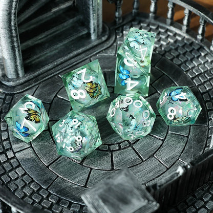 Liquid Core Sharp Edge Resin Dice Set, Floating Dragon Eye Polyhedral D&D TTRPG Tabletop Dice with Metal Box & Velvet Pouch