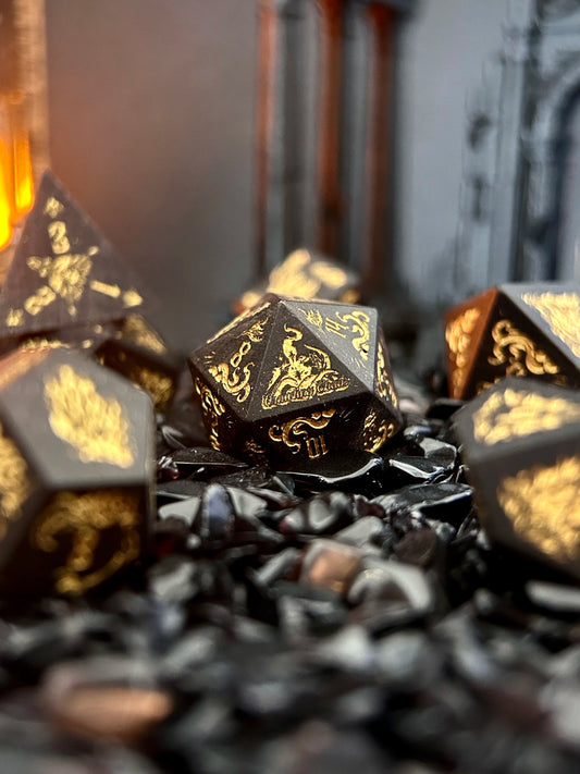 Natural Red Sandalwood RPG Dice Set - Nyarlathotep Crawling Chaos Theme 7-Piece Polyhedral DND COC Wood Dice with Metal Tin Box