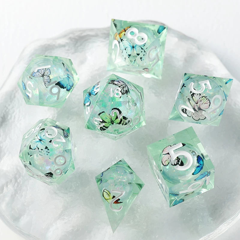 Liquid Core Sharp Edge Resin Dice Set, Floating Dragon Eye Polyhedral D&D TTRPG Tabletop Dice with Metal Box & Velvet Pouch