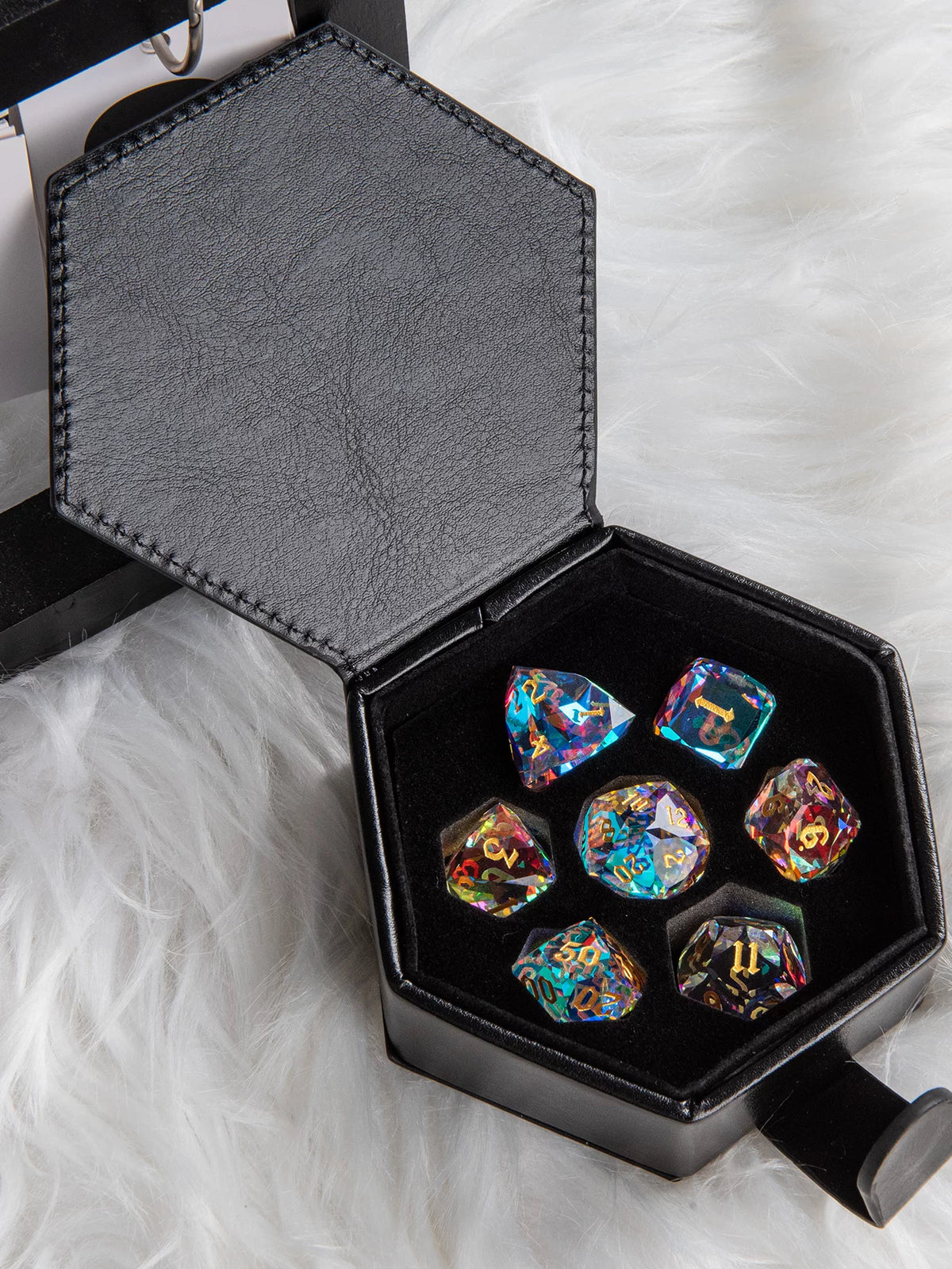 Premium Leather Dice Box Magnetic Polyhedral Dice Case Drop-Proof RPG Tabletop Gaming Storage Organizer