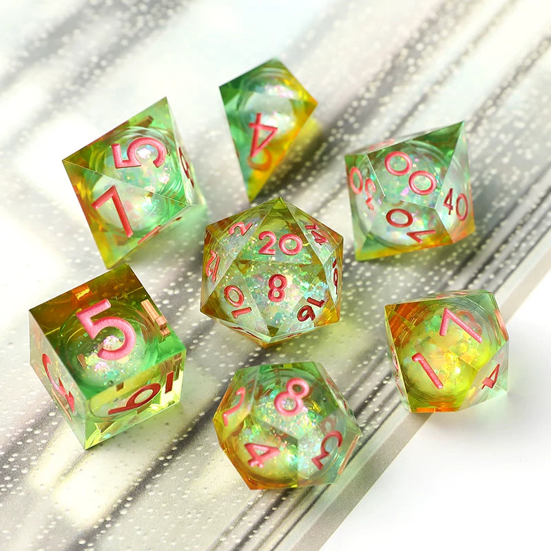Liquid Core Resin Polyhedral Dice Set, 7-Piece DND D20 Moving Quicksand Dice for Tabletop RPG