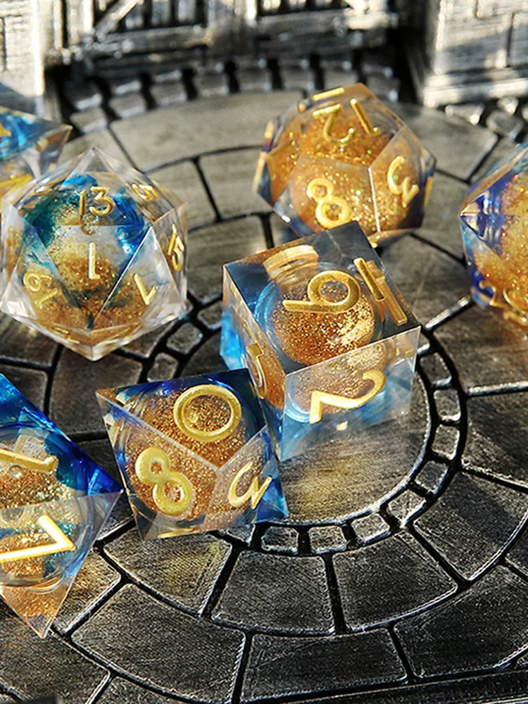 Liquid Core Sharp Edge Resin Dice Set, Floating Dragon Eye Polyhedral D&D TTRPG Tabletop Dice with Metal Box & Velvet Pouch